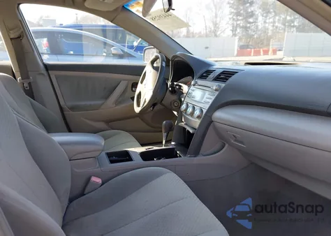 2009 Toyota Camry Le z USA, uszkodzony, nr VIN 4T4BE46K39R051140